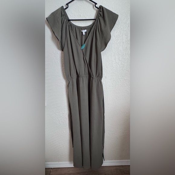 Maurices Green Midi Sundress with V-neck Dolman Sleeves - Picture 1 of 3